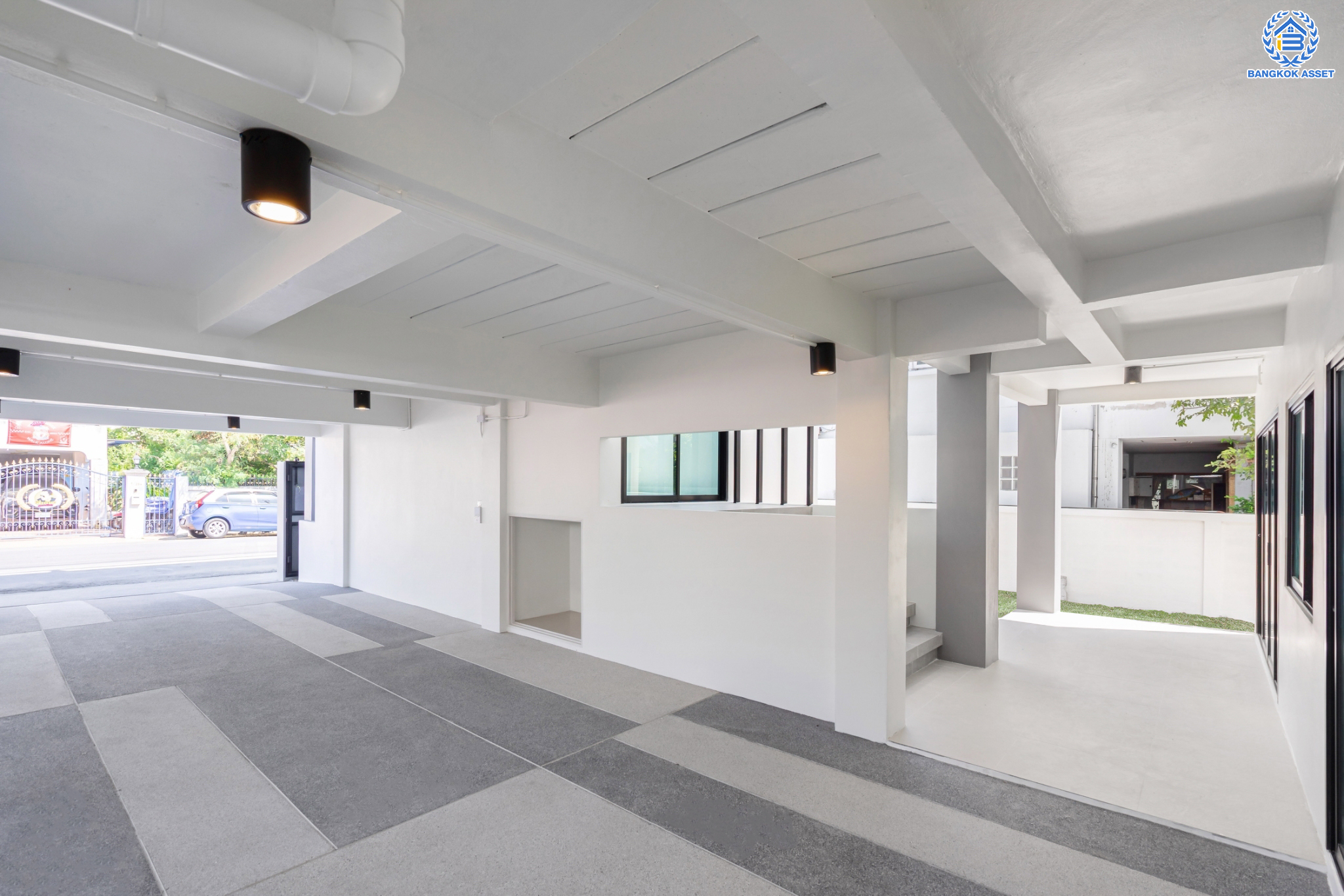 บ้านมือสองตกแต่งใหม่ ซอยวัดเวฬุวนาราม36 สรงประภา-ดอนเมือง บ้านเดี่ยวหลังใหญ่ เนื้อที่ 101 ตร.ว. ฟังก์ชัน 5 ห้องนอน 5 ห้องน้ำ 1 ห้องอเนกประสงค์ 1 ห้องรับประทานอาหาร 1 ห้องแม่บ้าน จอดรถได้ถึง 4 คัน บนทำเลดีที่สุด ใกล้สนามบินดอนเมือง ทางด่วน "ศรีสมาน" และรถไฟฟ้าสายสีแดง "สถานีดอนเมือง"